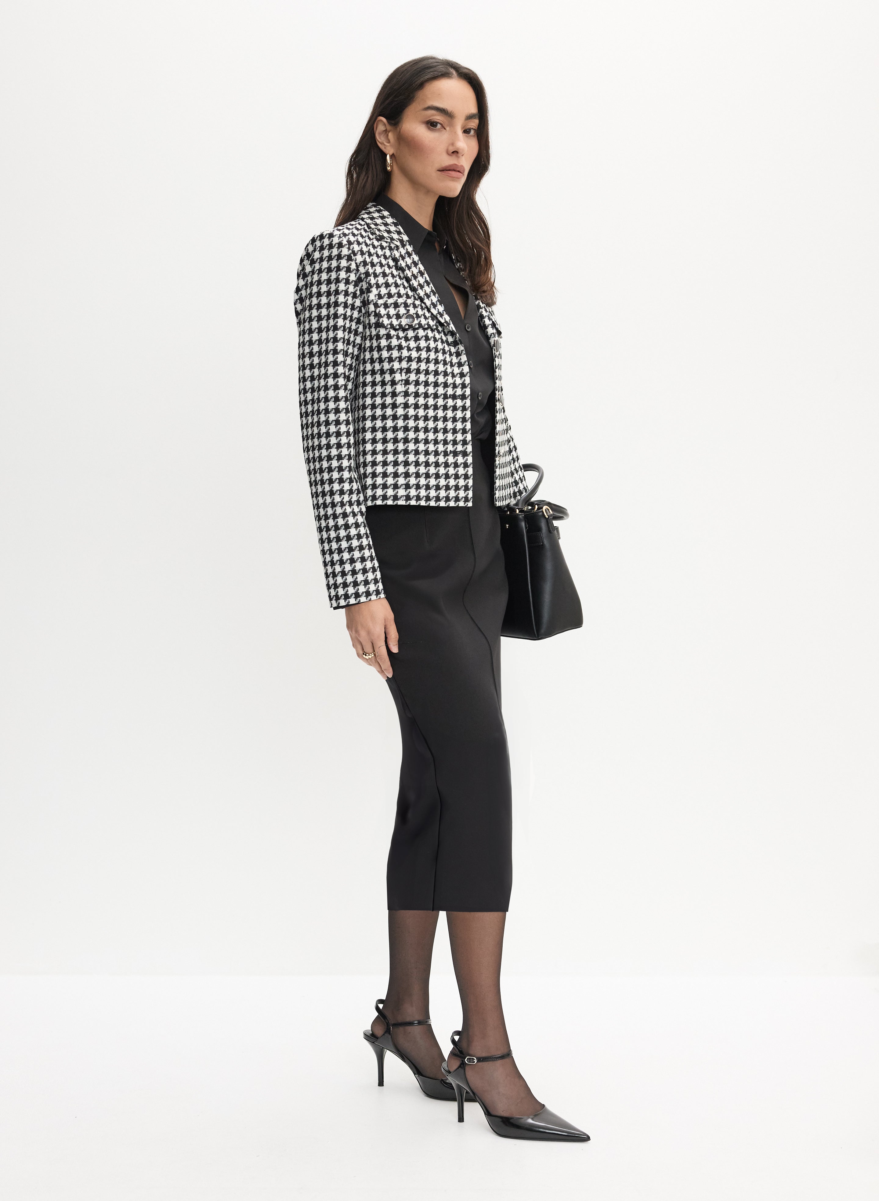 Essential Back Slit Pencil Skirt Black Side 1