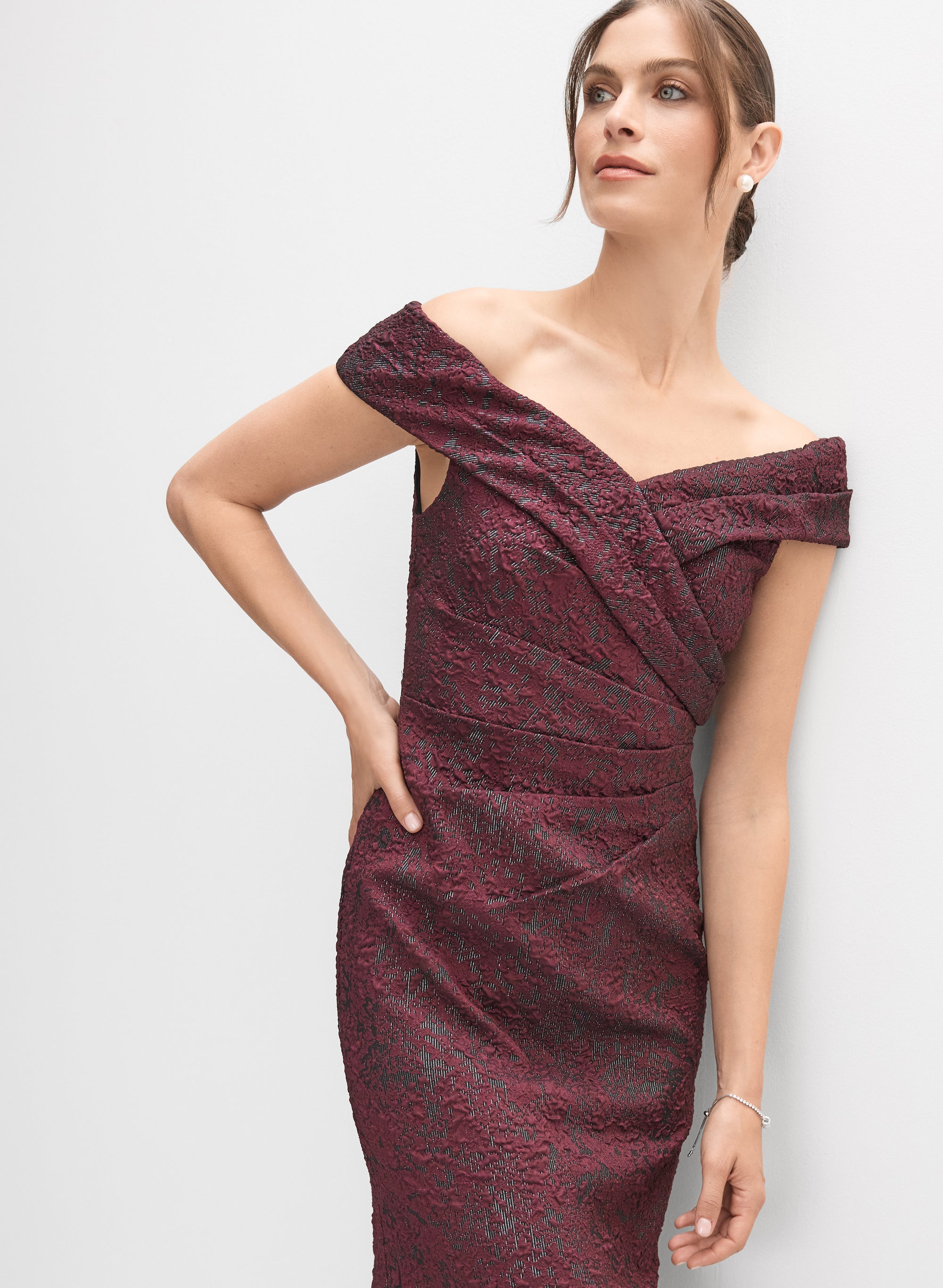 black midi dress with slit crew short sleeve slit midi dress l / Black