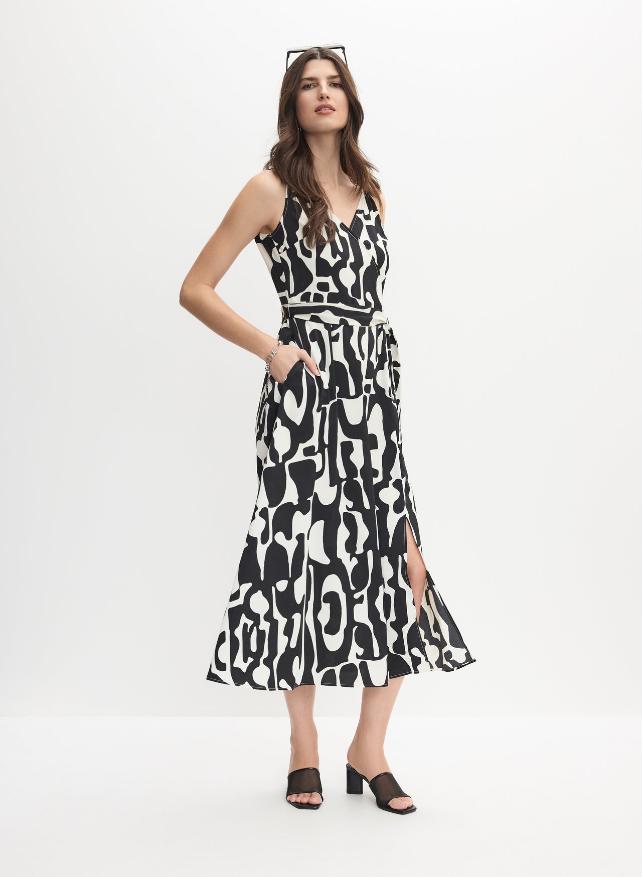 Madeleine – Geometric Pencil Dress with Open Back