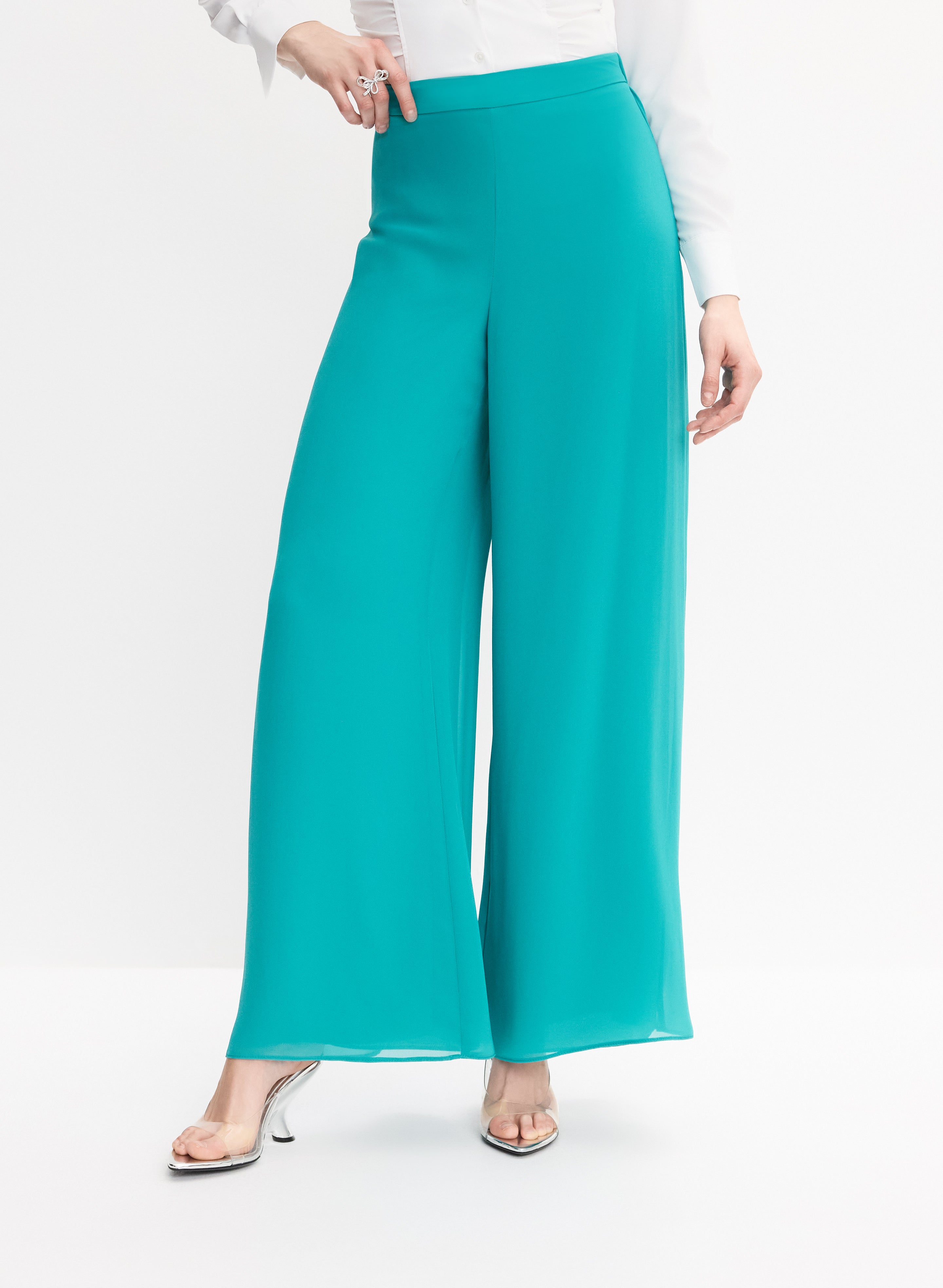 【INCHANT ME】[Plan] Wrap Pin Tuck Wide Slacks Side-Strap Crepe Pull-On Pant in Trousers | Vince