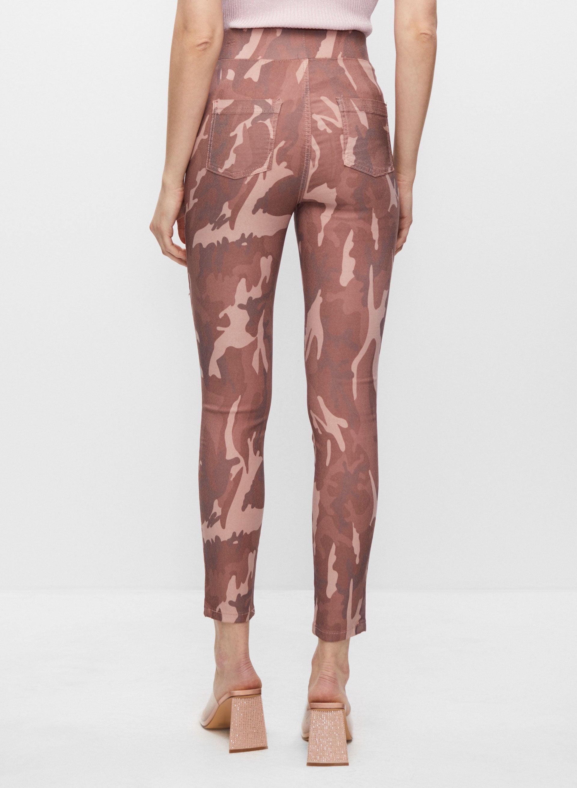 Frank Lyman - Camouflage Print Pull-On Pants