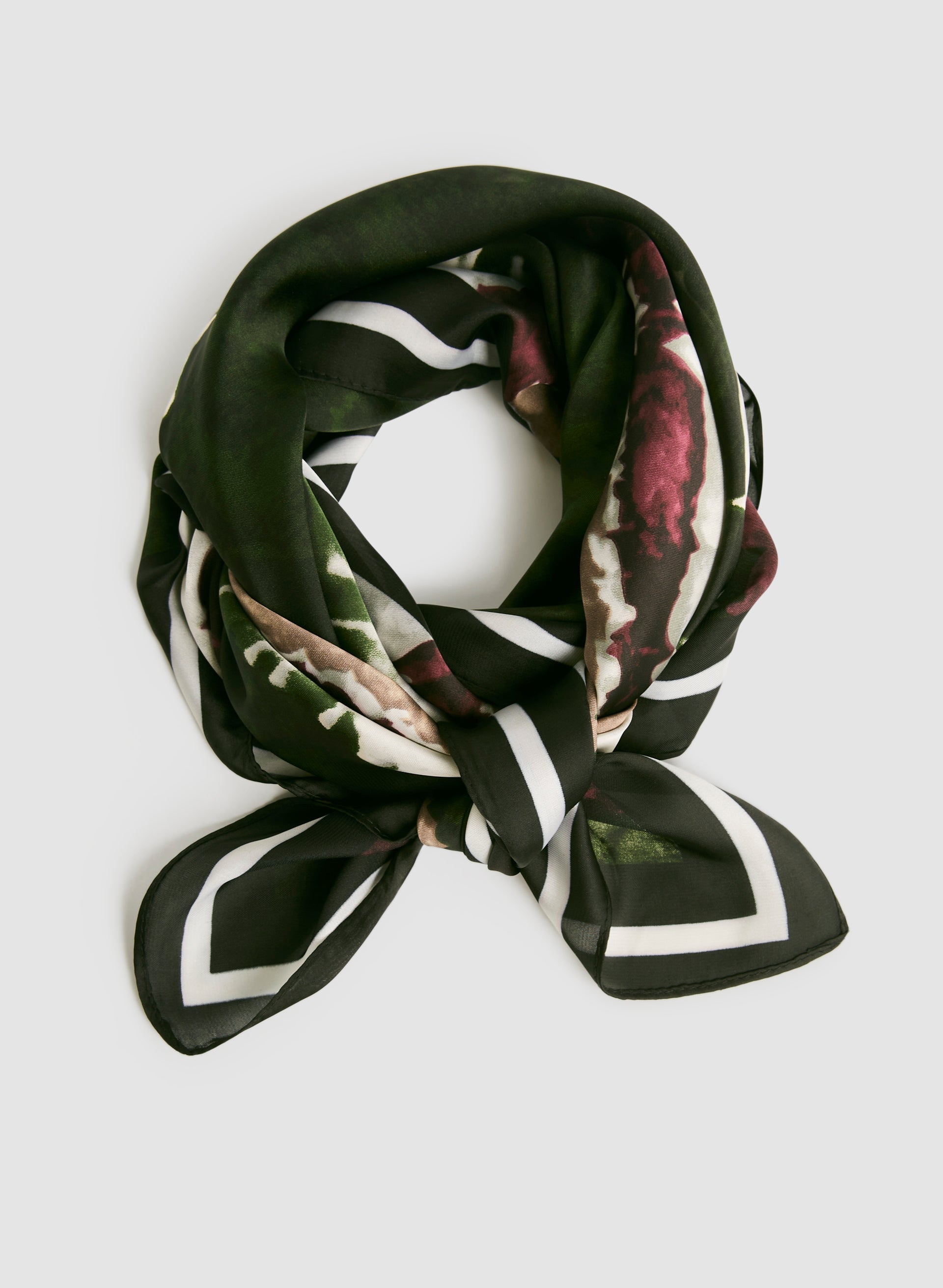 Abstract Stripe Motif Scarf
