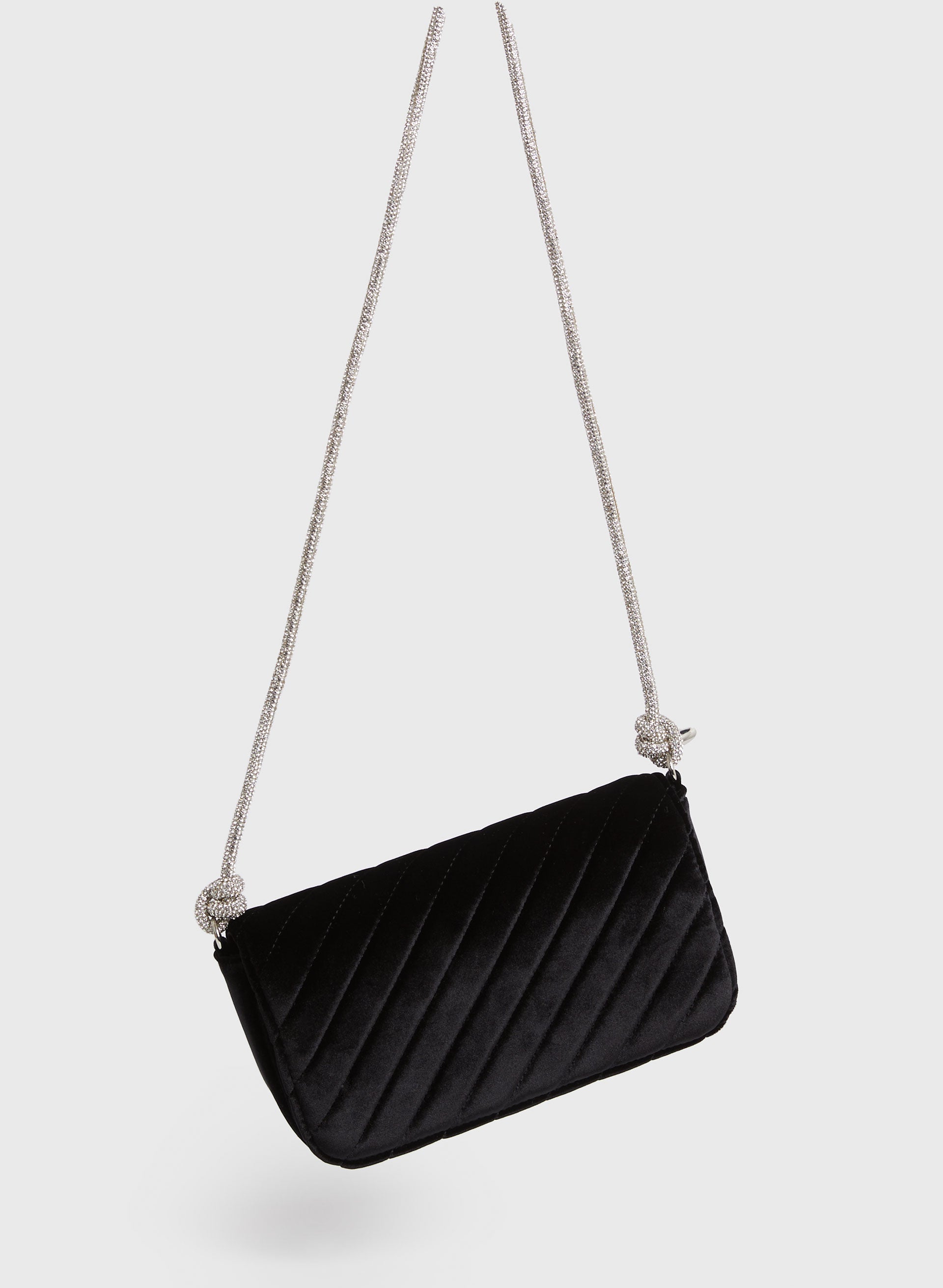 Melanie Lyne Velvet Clutch in Black Size 0